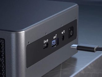 Thunderbolt 4 や USB4 などの接続規格は、ハイエンドのラップトップ、デスクトップ、一部のポータブル コンピューターで採用されることが増えています。各デバイスは、最大 40Gbps の転送速度を可能にし、ビデオと電力の転送を可能にする USB Type-C コネクタを備えています。 これらのテクノロジーにはかなりの重複があるため、区別することが困難です。 USB-C ケーブルと USB-A ケーブルの違いを見分けることはそれほど簡単ではないため、この記事では USB4 と Thunderbolt 4 について知っておくべきことをすべて説明します。