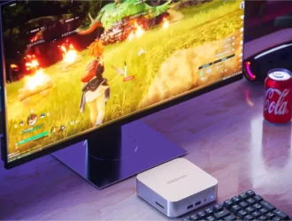 ミニ ゲーミング PC は、スペースを犠牲にすることなく強力なパフォーマンスを求めるゲーマーにとって、究極のバトル ステーションになりつつあります。これらのコンパクトなパワーハウスは強力で、従来のタワーよりも小さな設置面積でデスクトップ クラスのパフォーマンスを実現します。しかし、市場には選択肢が氾濫しているため、適切なミニ PC を選択することは、ボスと戦うような気分になることがあります。勇敢なゲーマーの皆さん、恐れることはありません!このガイドではミニ ゲーミング PC の世界を詳しく掘り下げ、ゲームのニーズに最適なマシンを征服するための知識を提供します。